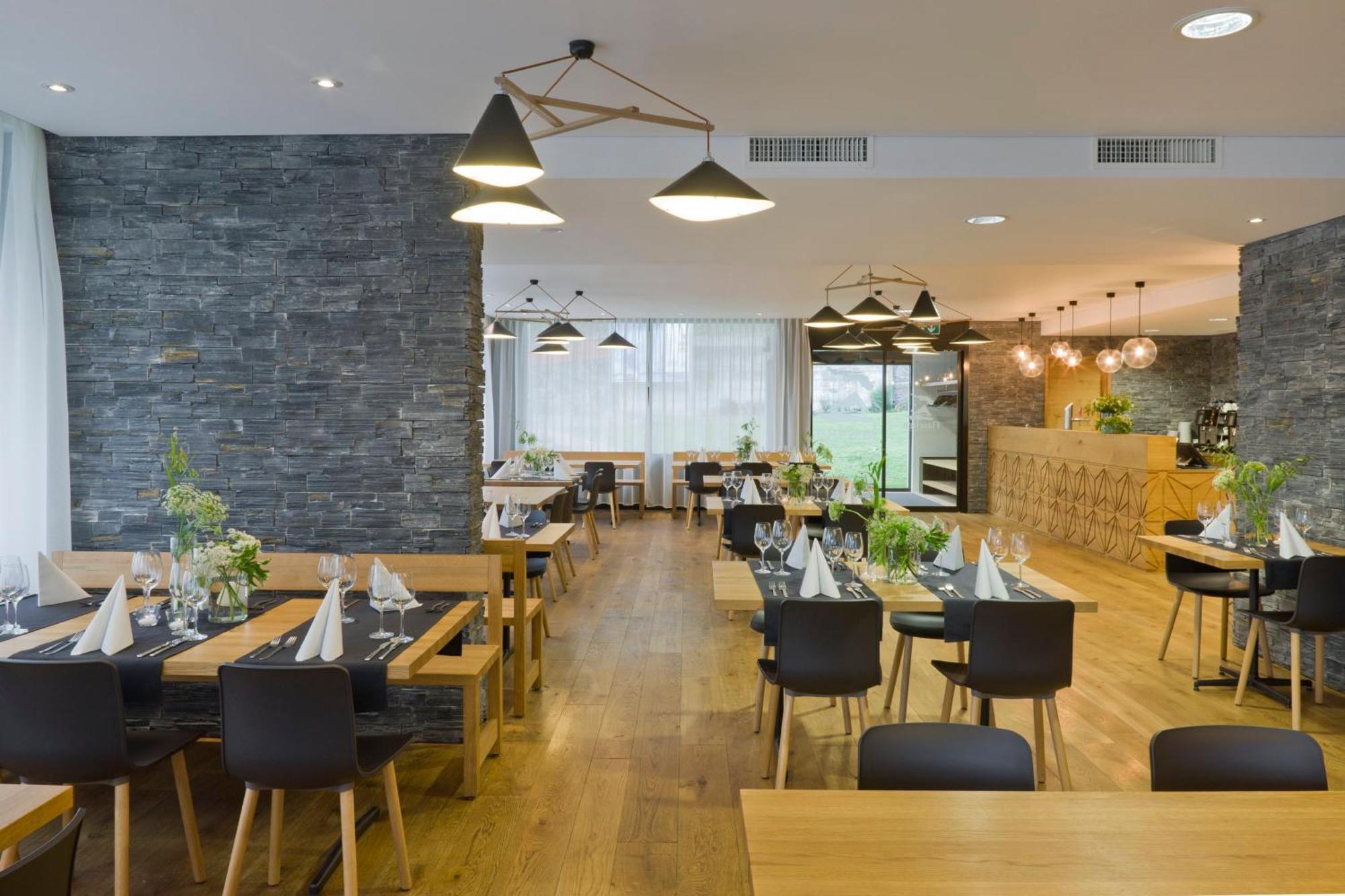Hotel Restaurant Flaschen Albinen エクステリア 写真