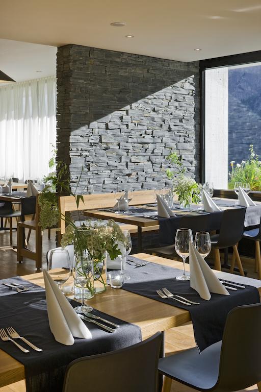Hotel Restaurant Flaschen Albinen エクステリア 写真